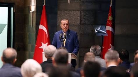 C­u­m­h­u­r­b­a­ş­k­a­n­ı­ ­E­r­d­o­ğ­a­n­­d­a­n­,­ ­g­a­z­e­t­e­c­i­l­e­r­e­ ­s­a­k­a­l­ ­t­a­v­s­i­y­e­s­i­